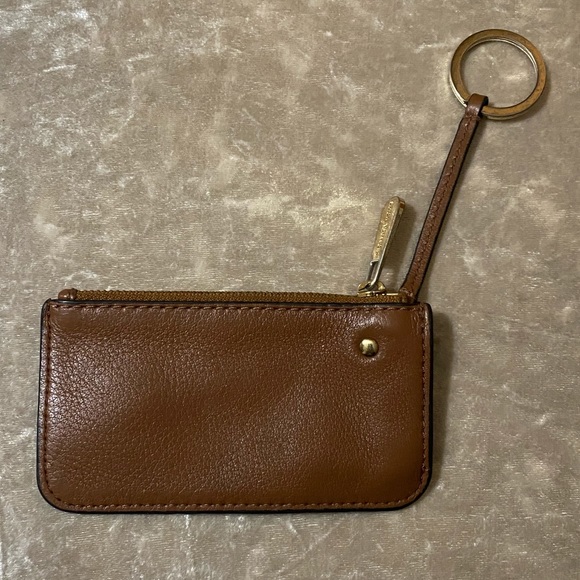 ⭐️100% Authentic Michael Kors Key Pouch⭐️ - Picture 3 of 4